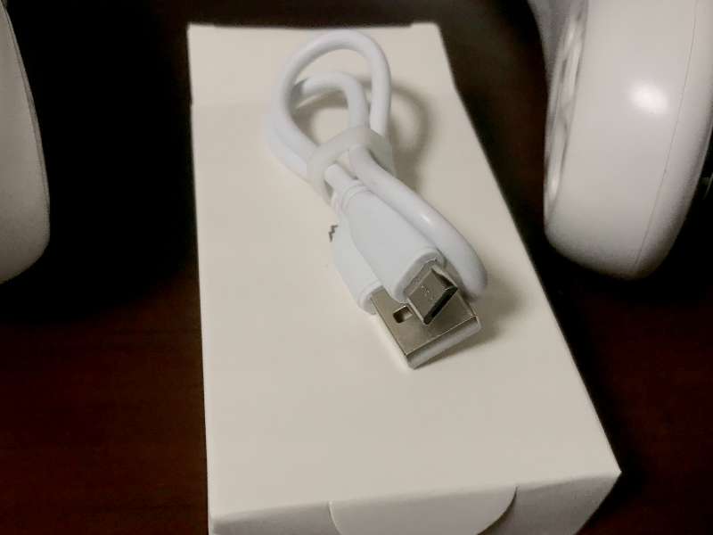 USBネッククーラー ホワイト Amazon | 【Toffy/トフィー】 ハンズフリーネッククーラー＜充電式